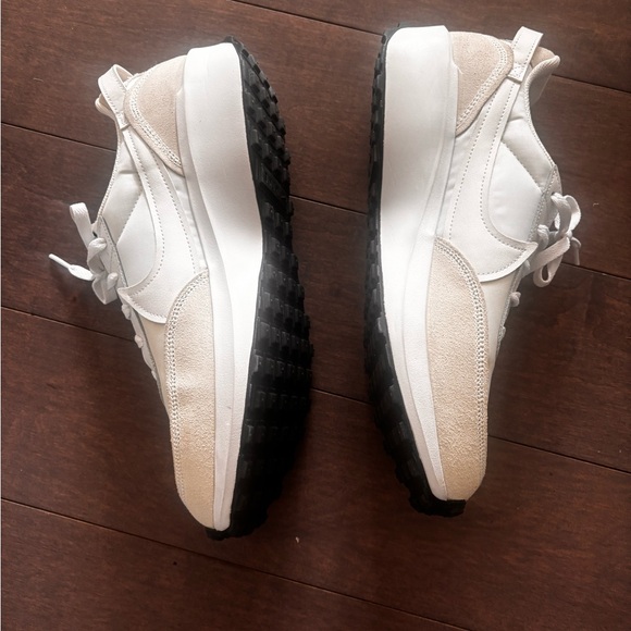 Nike Women's Sneakers - White and Tan - Picture 5 of 9